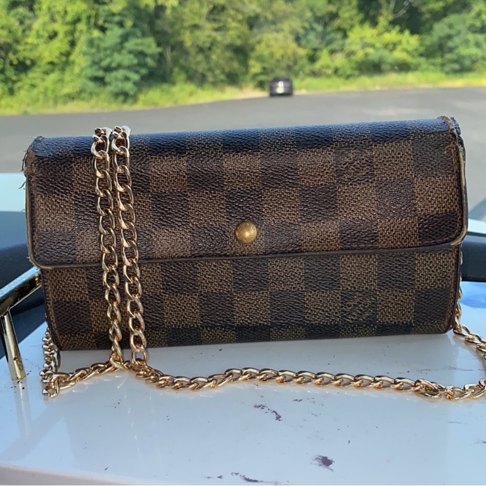 Authentic Louis Vuitton Damier Sarah Wallet